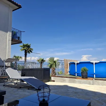 Apartment Tami With Swimming Pool Lovran